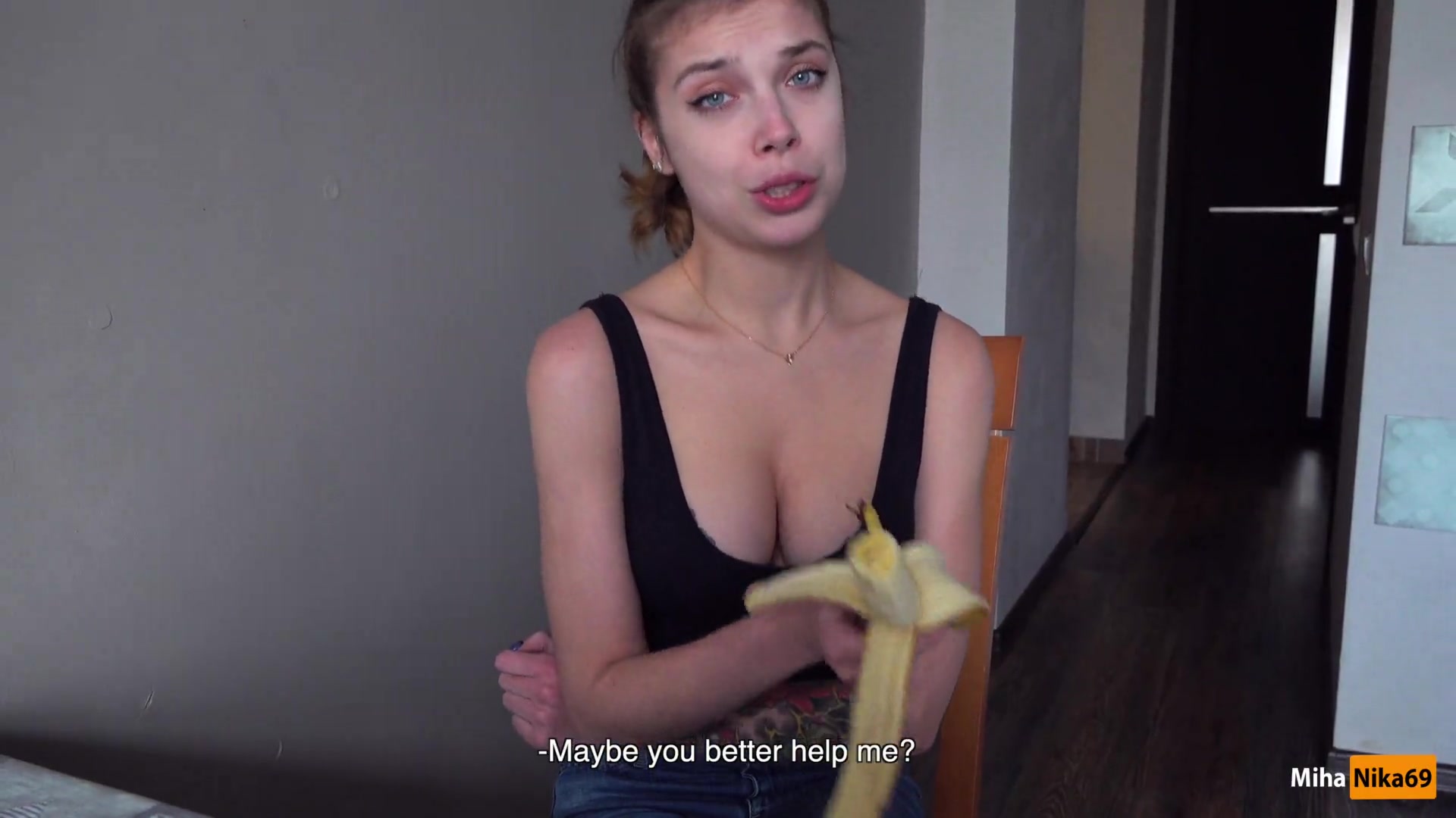 Порно видео первый раз пробует сперму на вкус